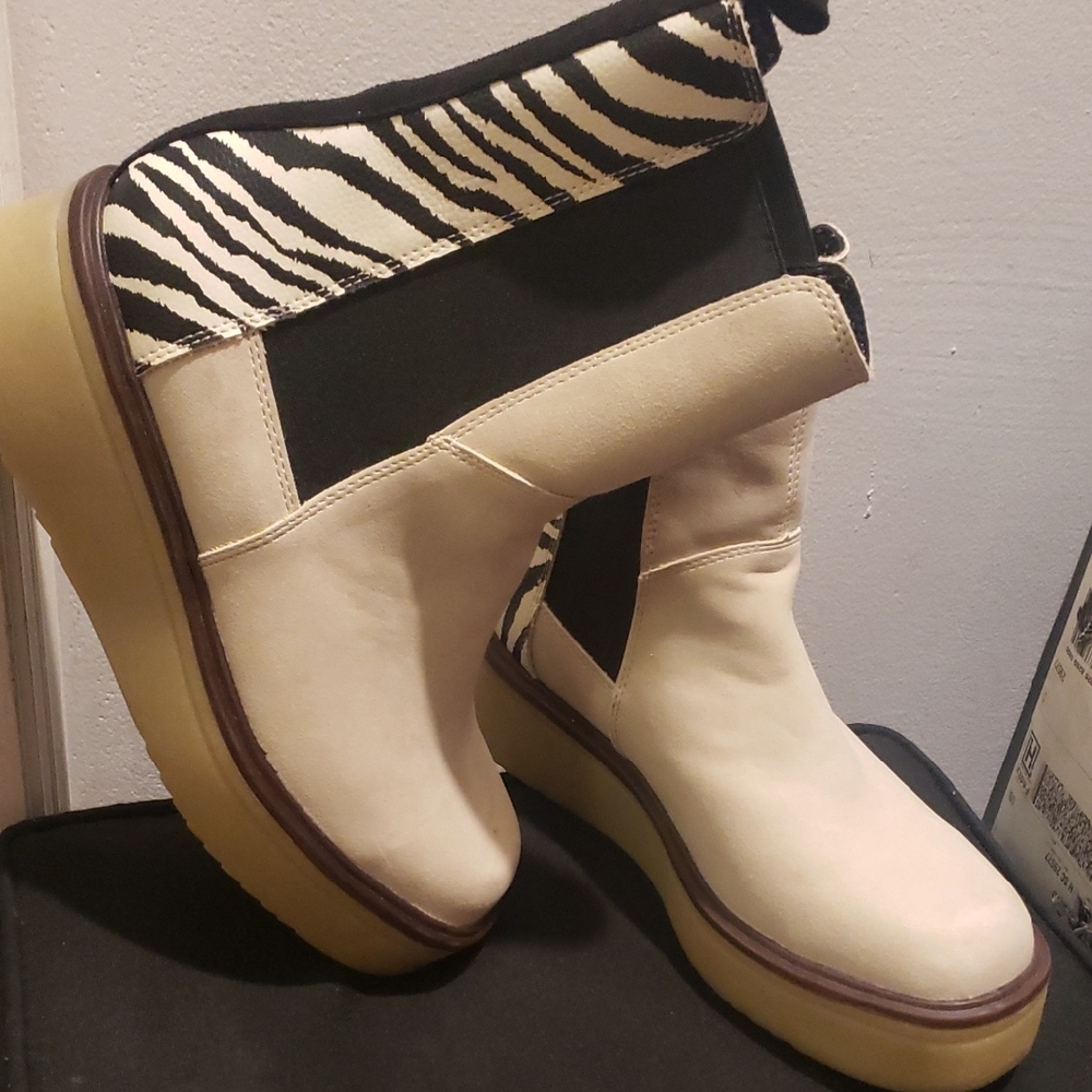 Stylish Cream and Black Women's Boots